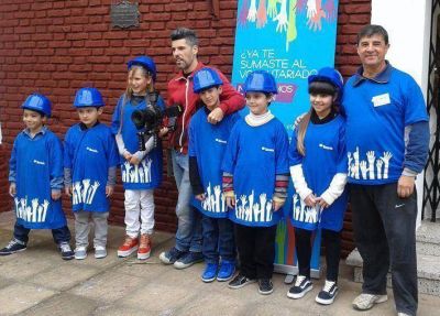 UNOS 200 VOLUNTARIOS TRANSFORMARON EN 48 HORAS LA ESCUELA N� 1