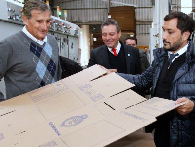 Una empresa de Berazategui fabrica las urnas que se utilizar�n en las elecciones