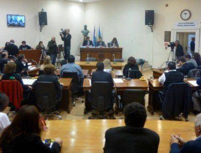 La Corte reclam� documentaci�n sobre la expulsi�n de Pera