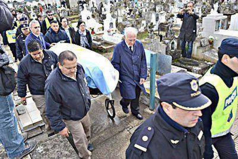 En 45 d�as se sabr� si Fangio fue padre de dos supuestos hijos