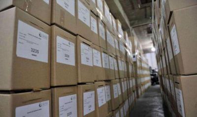 Comenz� el traslado de las 94 mil urnas que se utilizar�n en las PASO