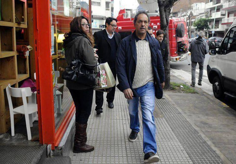 Scioli busca una diferencia amplia sobre Macri para alejar el ballottage