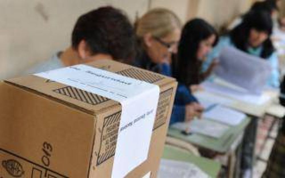 Inundaciones: Reubican lugares de votaci�n en algunos distritos