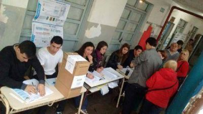 PASO: Con demoras y resistencias, comenz� la jornada c�vica