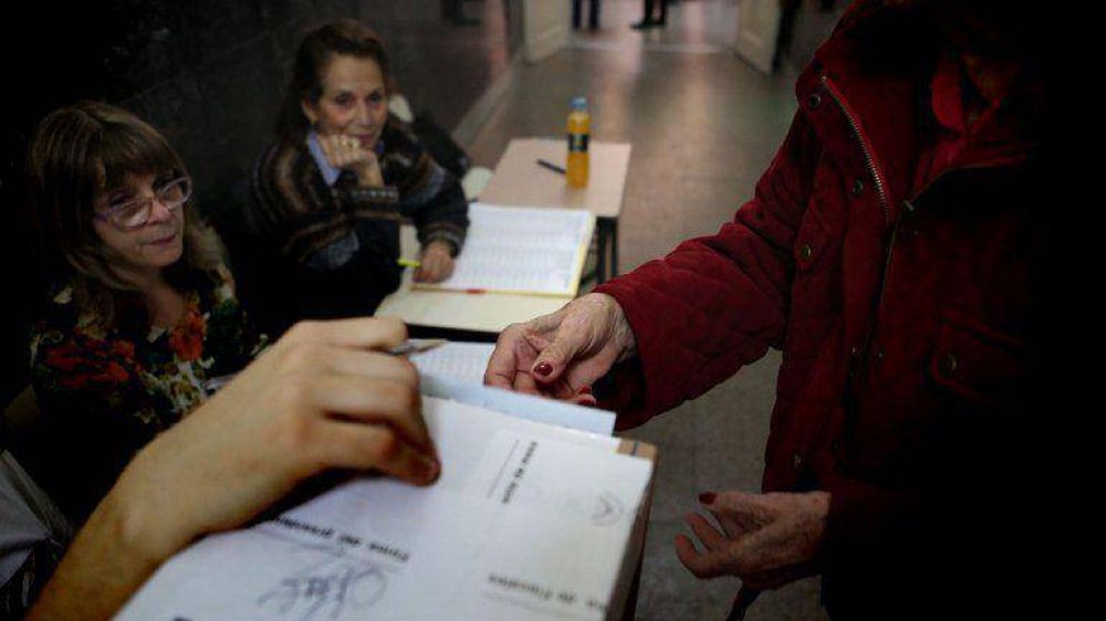 Abrieron todas las mesas de votaci�n: algunas tardaron casi dos horas