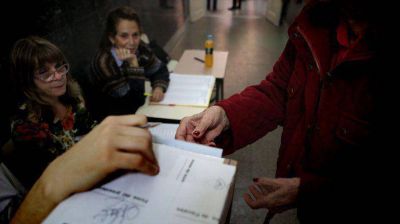 Abrieron todas las mesas de votaci�n: algunas tardaron casi dos horas