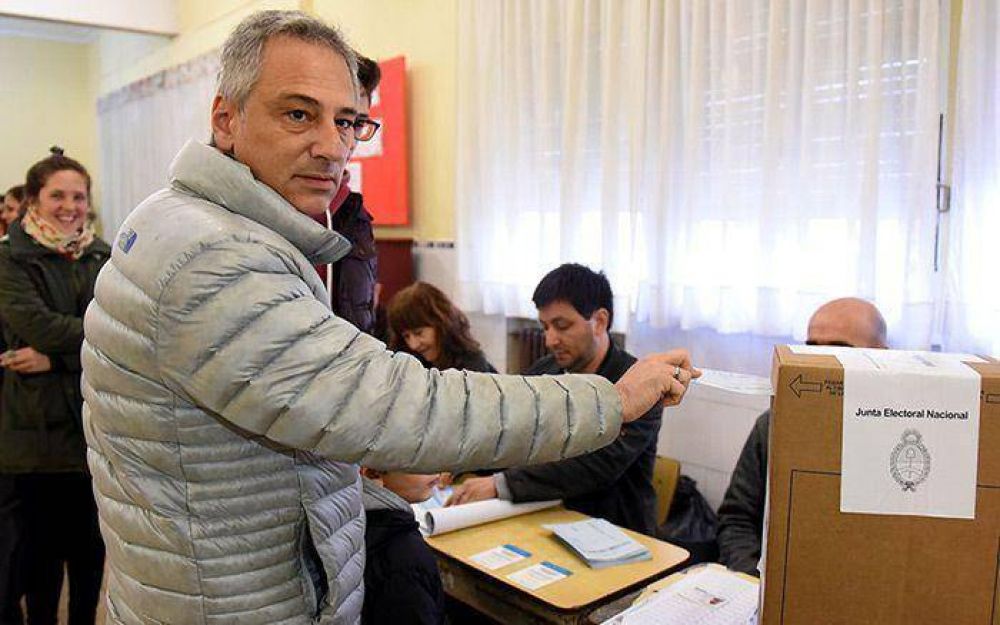 #Elecciones2015 Vot� Jos� Eseverri en la Escuela N�1