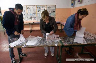 Las PASO se desarrollan con normalidad en todo el pa�s y ya votaron los principales candidatos