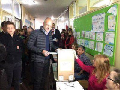 Vot� Buzzi en Comodoro