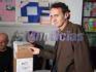 #E2015: Vot� Katopodis y llam� al kirchnerismo local a 