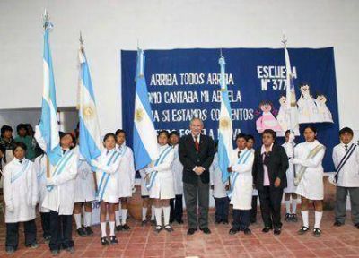 Inaugur� escuela en Tumbaya El gobernador Walter Barrionuevo