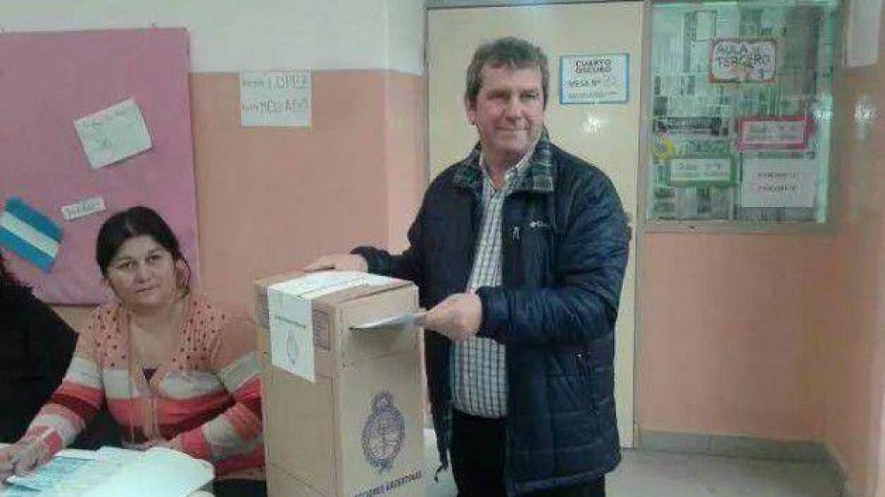 Lorenzo emiti� su voto en Rawson