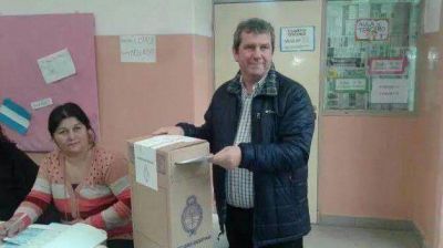 Lorenzo emiti� su voto en Rawson