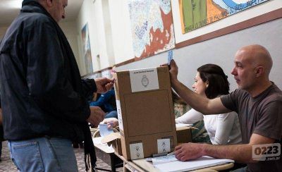 Termin� la votaci�n en Mar del Plata