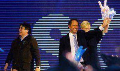 Scioli: �El pueblo vot� a favor de estos s�lidos cimientos�
