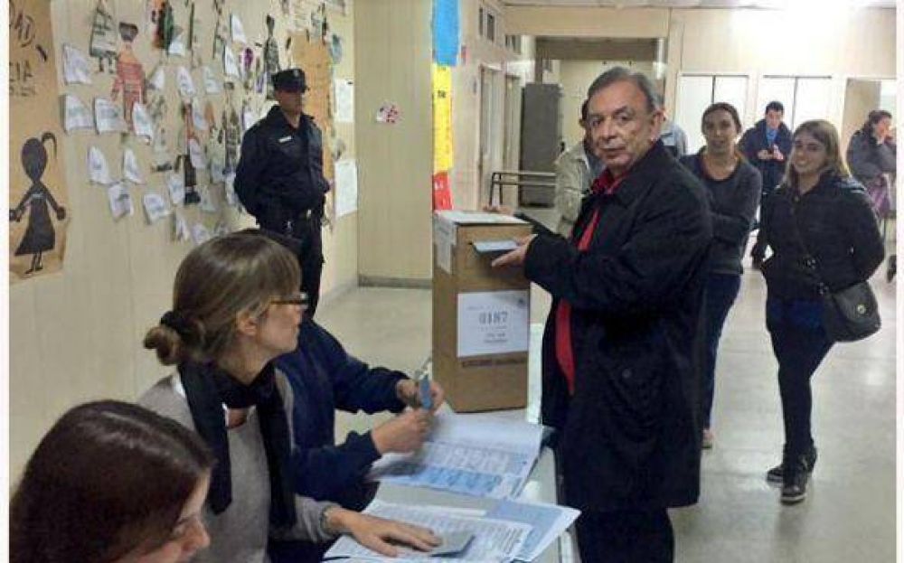 El zuccarismo asegura que pelea �voto a voto� la interna y elige la cautela