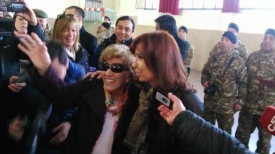 Sin victoria contundente, Cristina se qued� en Olivos