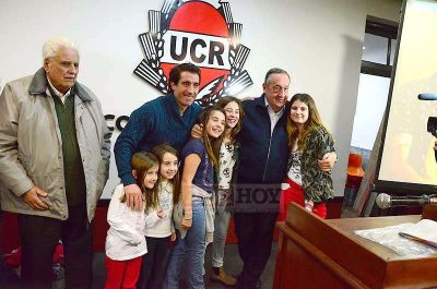 Un Lunghi emocionado agradeci� por el triunfo y pidi� redoblar esfuerzos para octubre 