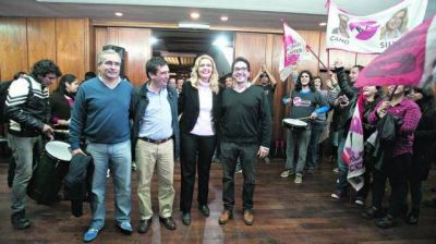 Sin Cano, en la base de �Cambiemos� se vieron tanto sonrisas como caras largas