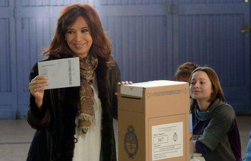 CFK y M�ximo votaron y en declaraciones pusieron su cuota de mentira m�stica y las culpas de todo en los otros