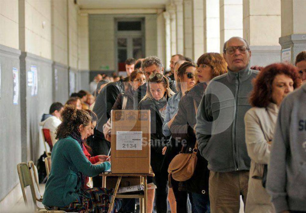 Paso 2015: jornada gris, largas colas y dudas en el cuarto oscuro