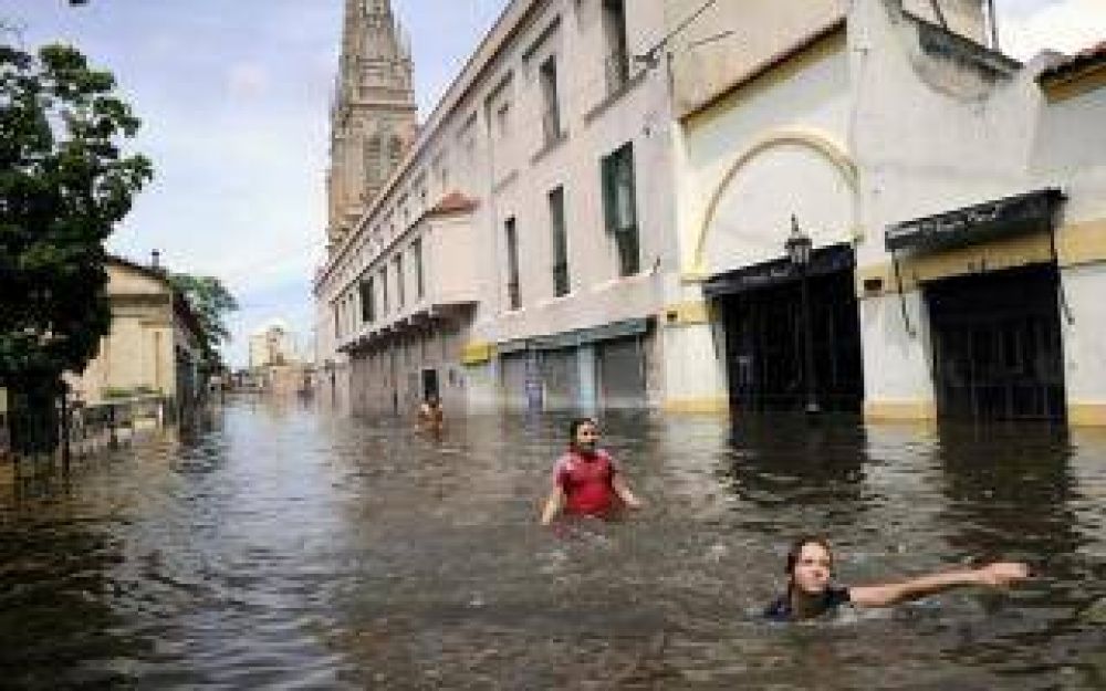 Temporal: Alerta roja por nueva crecida del R�o Luj�n que trep� a los 4.34 metros