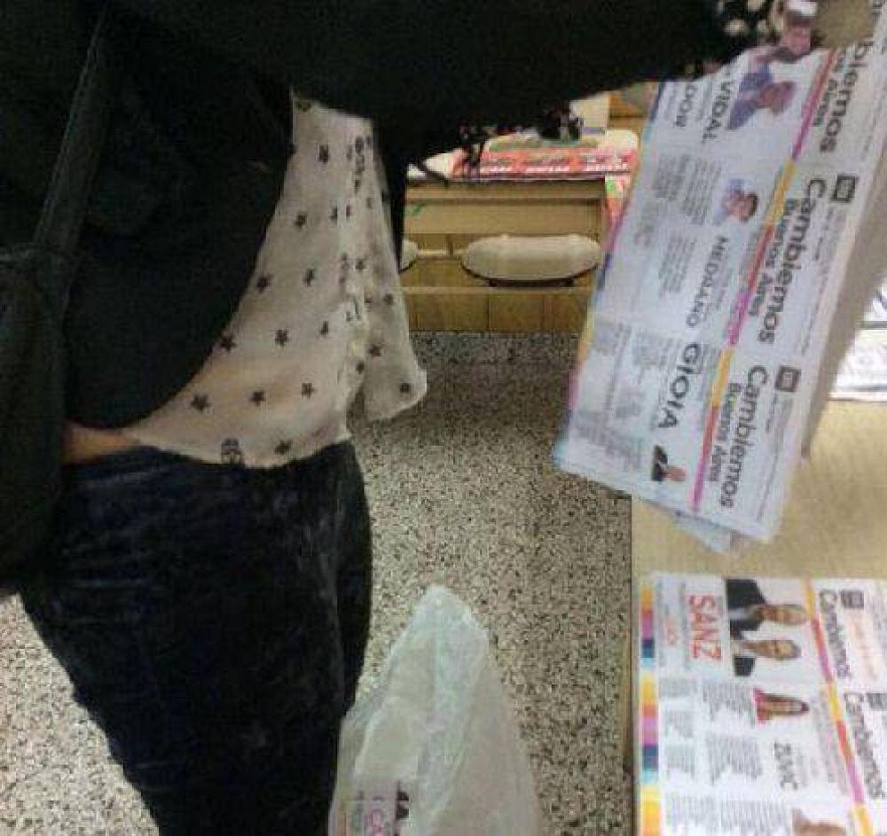 Agarraron a un hombre que se rob� boletas