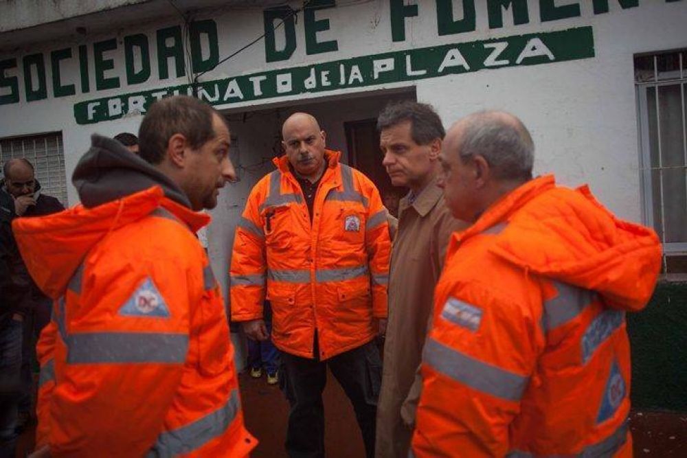 El intendente Gustavo Pulti recorri� la zona afectada por las lluvias