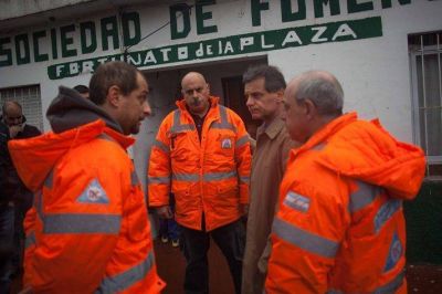El intendente Gustavo Pulti recorri� la zona afectada por las lluvias