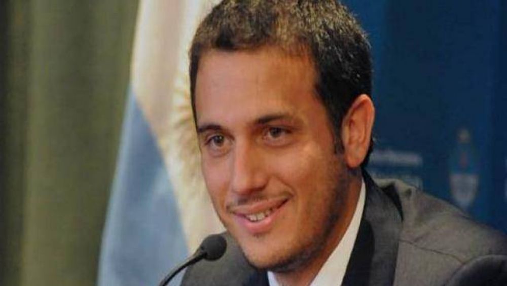 JULI�N ALVAREZ: �ES UN ORGULLO DECIRLES QUE EL FPV REPRESENTA A LA MAYOR�A DEL PUEBLO DE LAN�S�