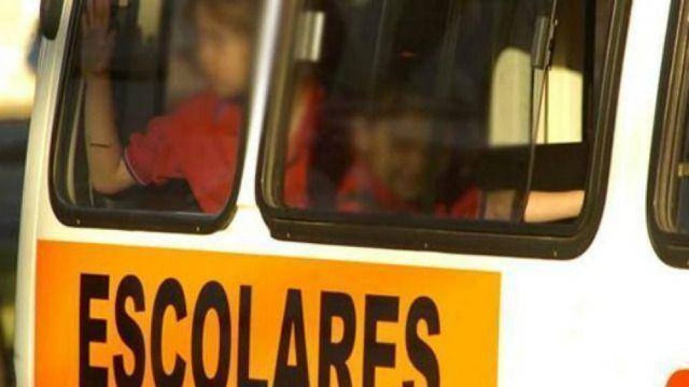 Algunos transportistas escolares de Concordia suspendieron sus servicios por falta de pago 