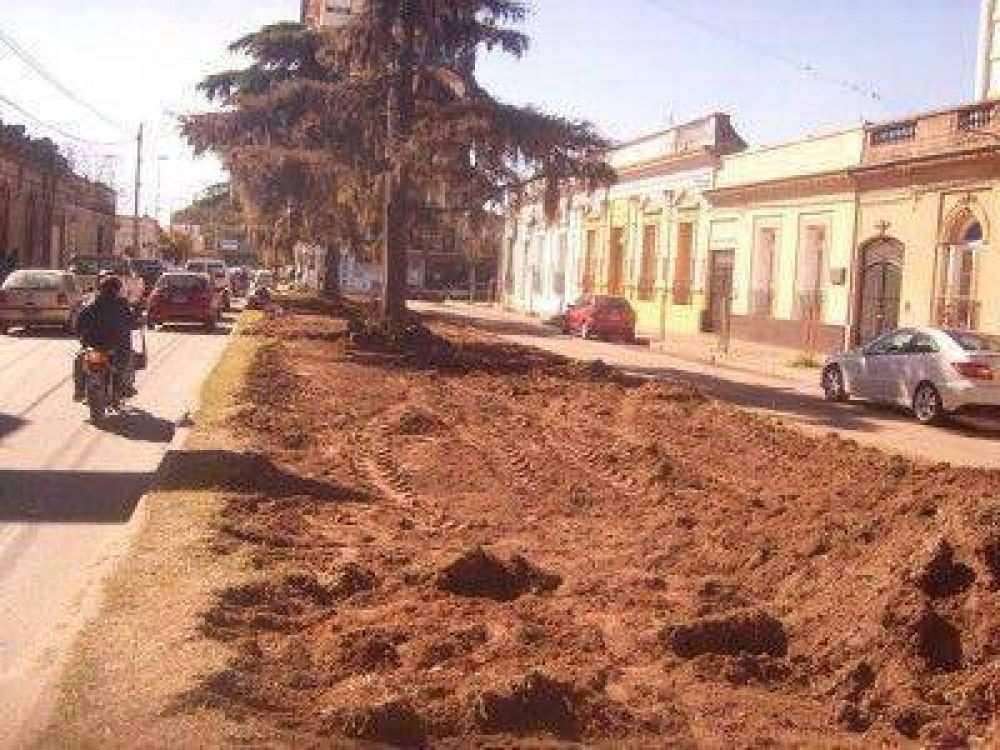 Continuan los trabajos en la plazoleta