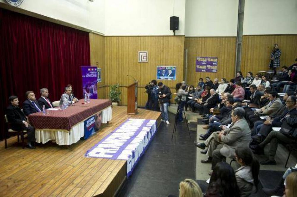 Cano apuesta a la fiscalizaci�n �doble� para el 23