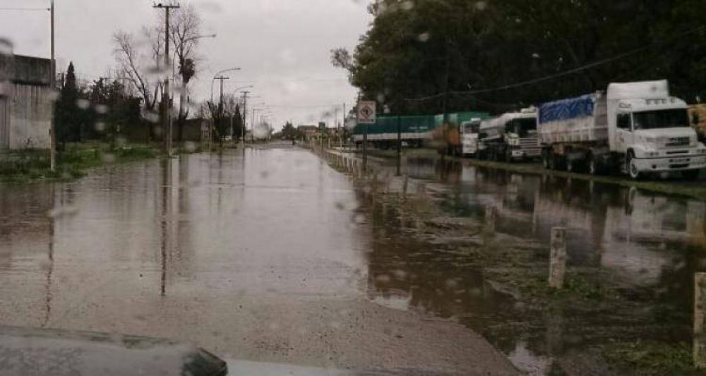 Reuni�n de Defensa Civil, temor por la falta de desag�es en la zona de la estaci�n