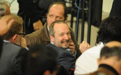 La posible llegada de Sabbatella a la provincia allana el camino de Scioli en el Afsca
