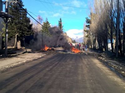 Instalar�n tableros comunitarios ante el reclamo de los vecinos de la toma