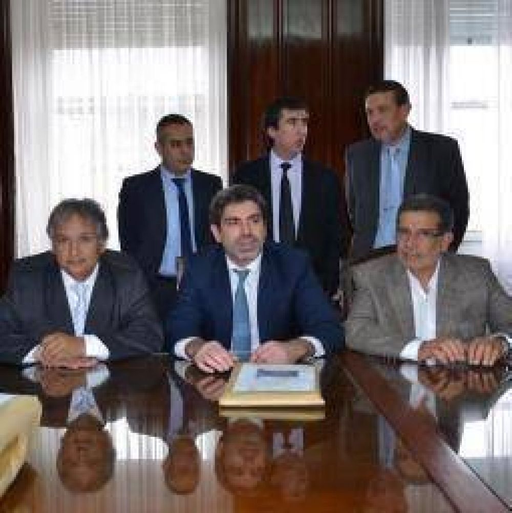 Naci�n financia una mega obra h�drica en territorio riojano