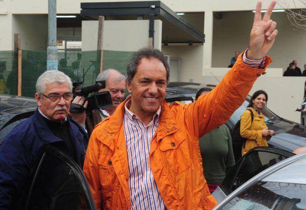 La explicaci�n oficial sobre el viaje de Daniel Scioli a Roma