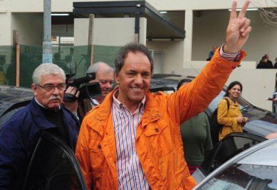 La explicaci�n oficial sobre el viaje de Daniel Scioli a Roma