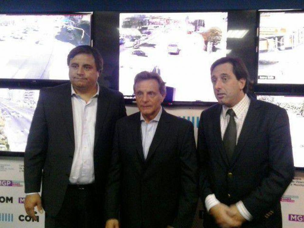 Iriart: �Nadie me notific� que tengo que dejar la secretar�a de Seguridad as� que seguir� trabajando� 