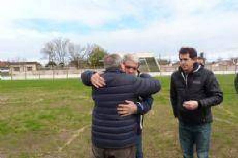 An�bal Fern�ndez estuvo en Salto, recorri� y ayud�....Pero no habl�