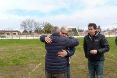 An�bal Fern�ndez estuvo en Salto, recorri� y ayud�....Pero no habl�