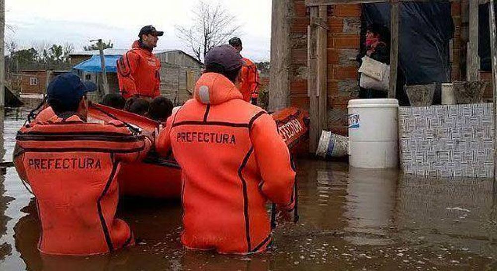 Persiste inundaci�n en 39 municipios y reforzaron ayuda a damnificados