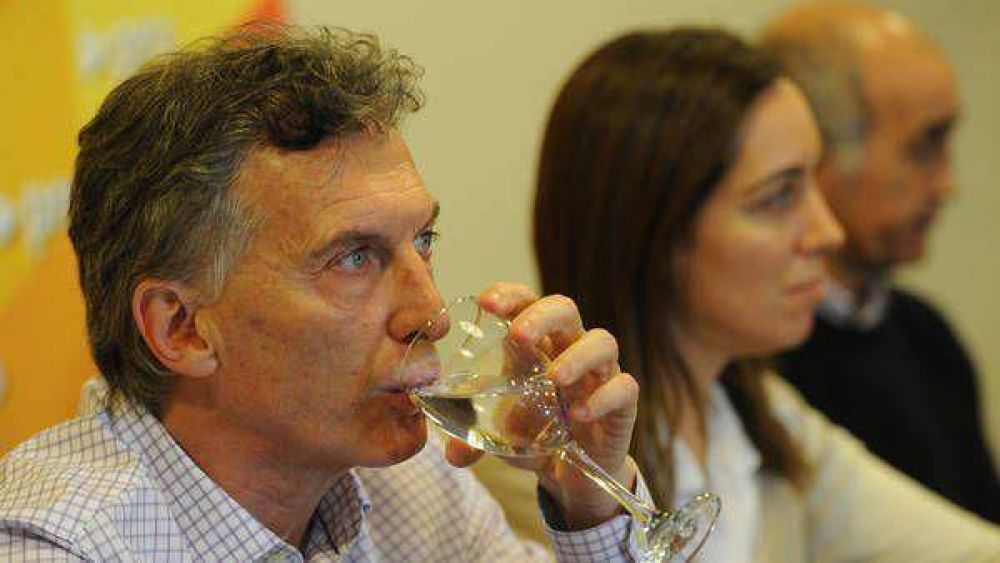 Macri y Vidal buscaron capitalizar la ausencia de Scioli y ofrecieron ayuda