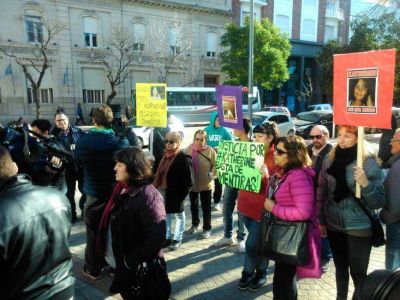 Duras acusaciones de la familia de Katherine: �Fern�ndez y Dichiara manosearon la causa�
