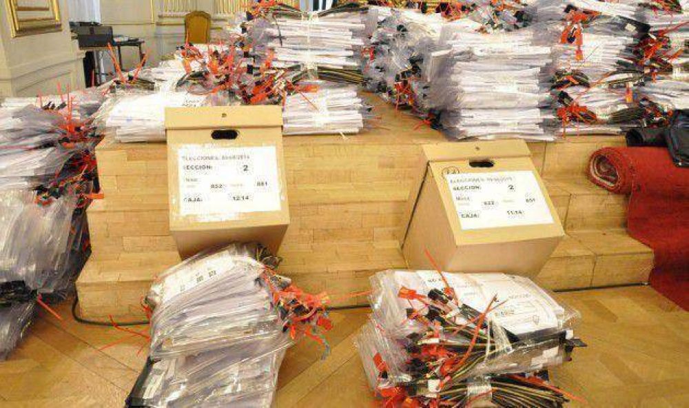 Comenz� el recuento definitivo de votos en la Legislatura porte�a