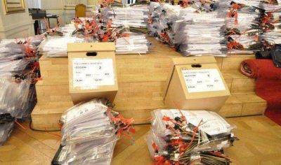 Comenz� el recuento definitivo de votos en la Legislatura porte�a