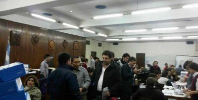 PASO: ratifican que no hubo denuncias formales y el jueves estar�an los resultados definitivos