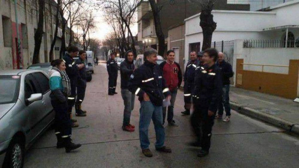 Bomberos de Trenque Lauquen y Garr� viajaron a Luj�n