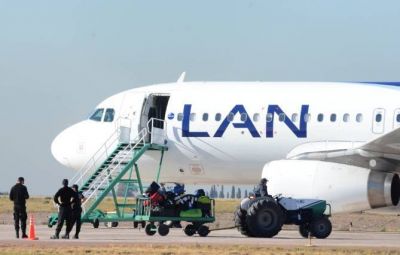 Cancelan vuelos de LAN por un paro de pilotos